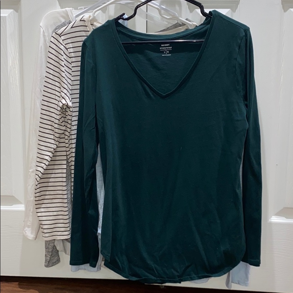 V neck long sleeved shirts